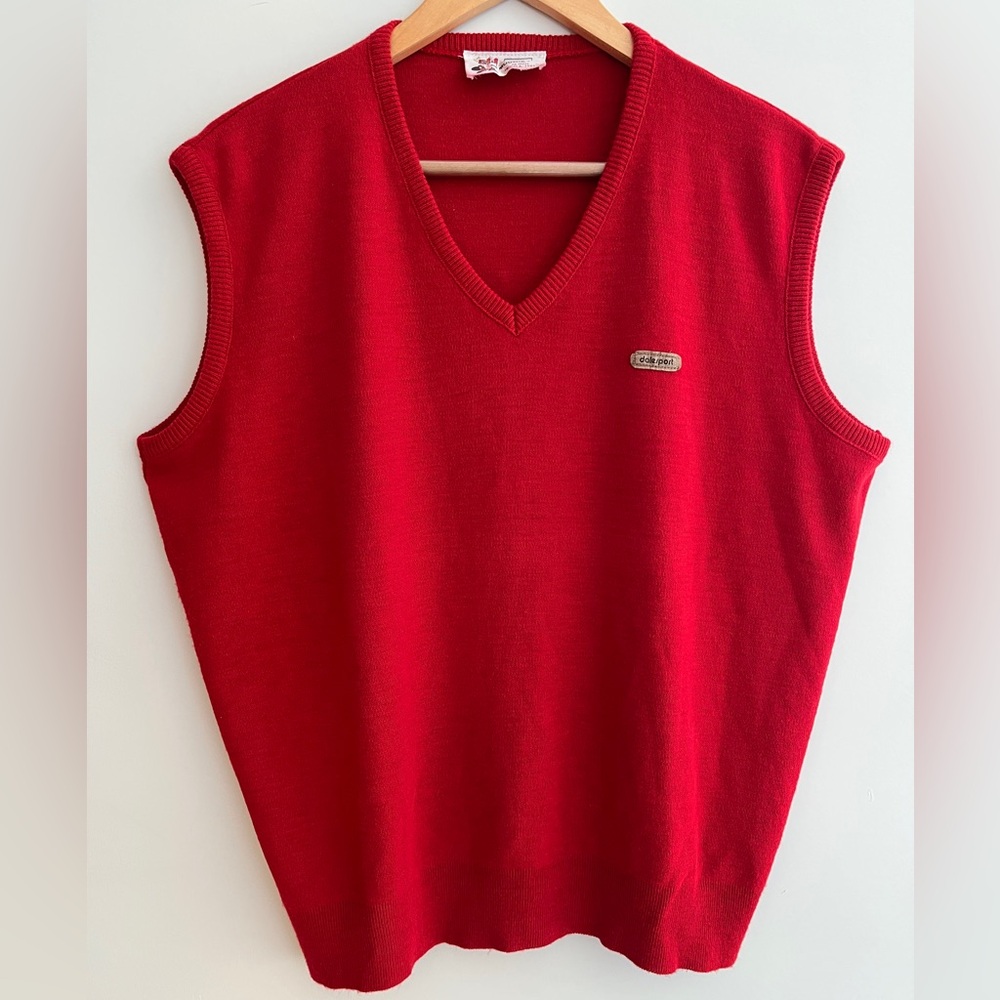 VINTAGE SEARS Dalesport Canada Olympic Moomik Red Acrylic Knit Vest Made Canada